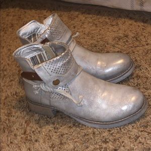 Dirty Laundry Booties